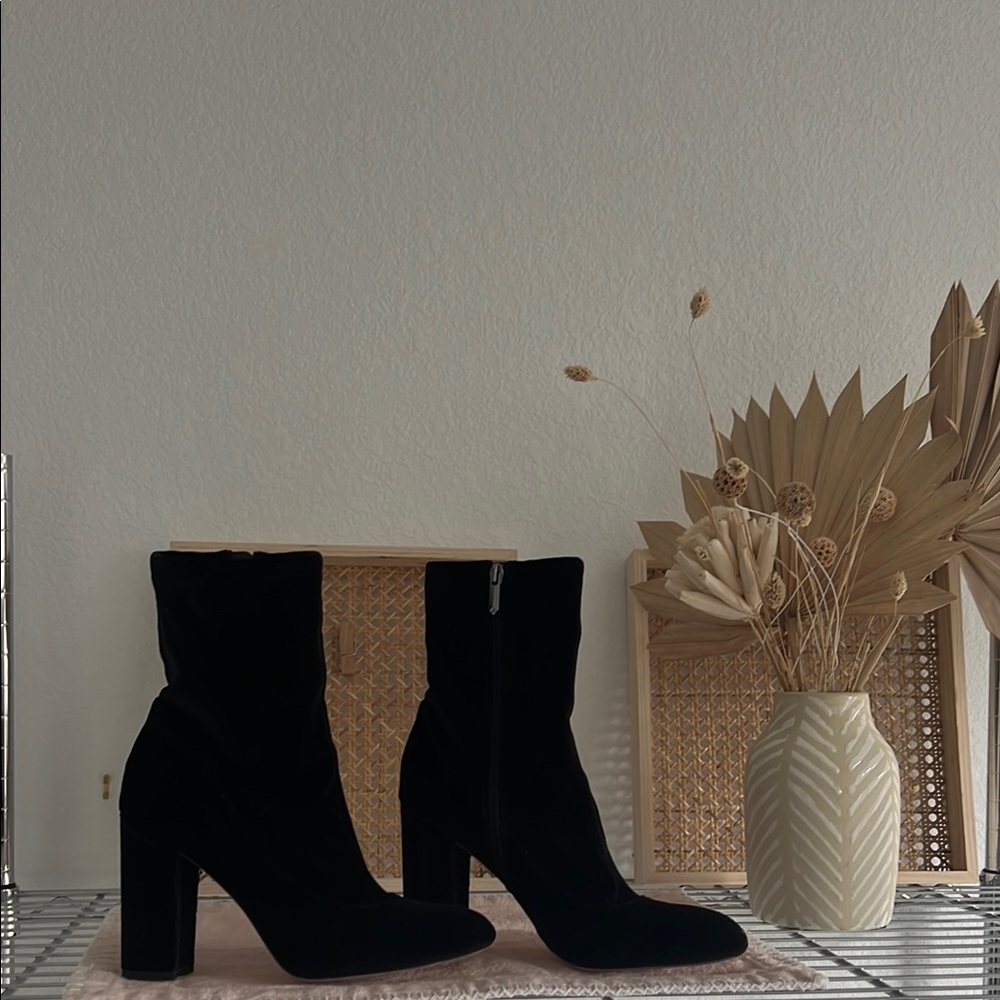 Sam Edelman Black velvet Heel